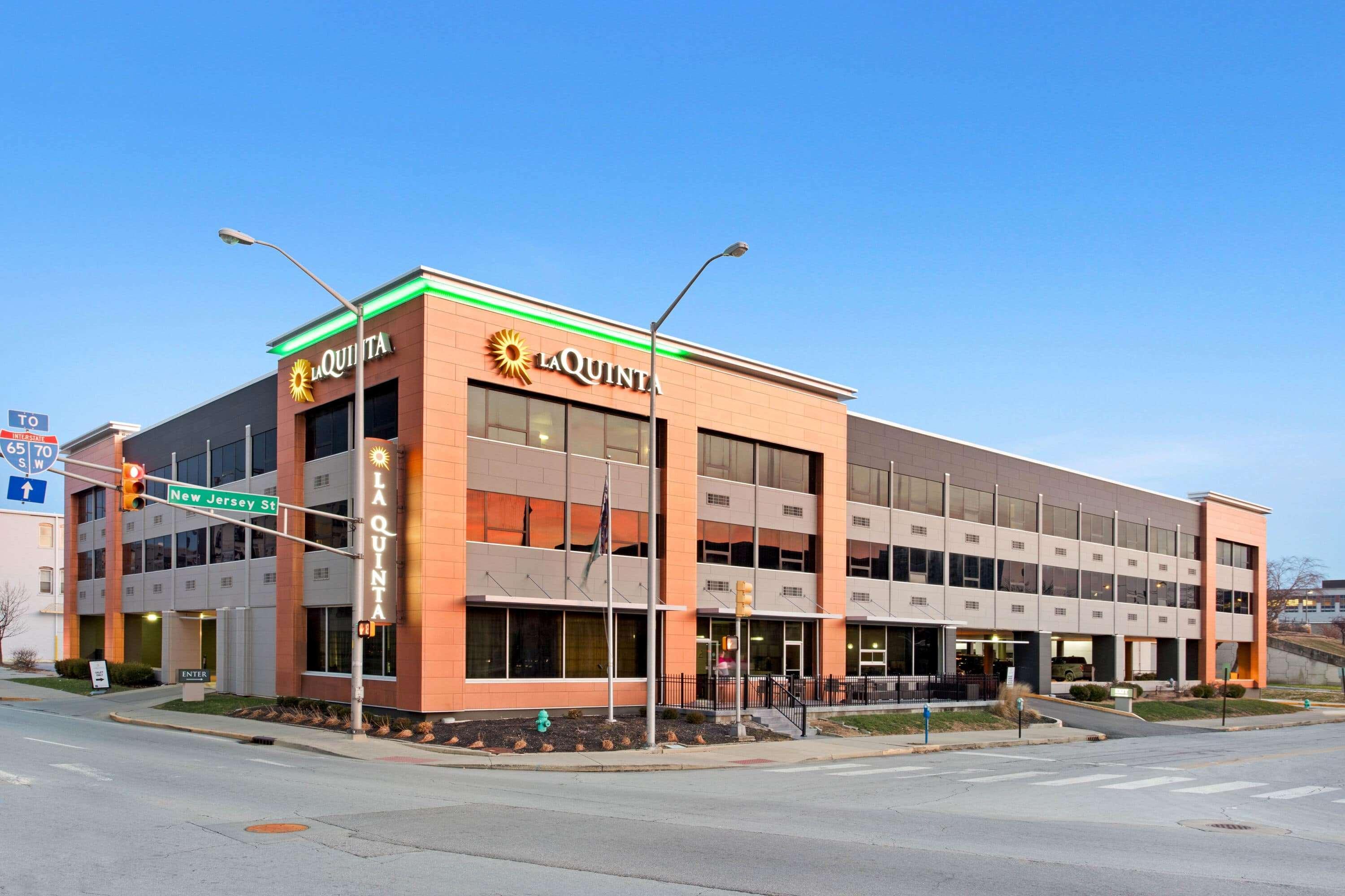 La Quinta Inn & Suites By Wyndham Indianapolis Downtown Ngoại thất bức ảnh