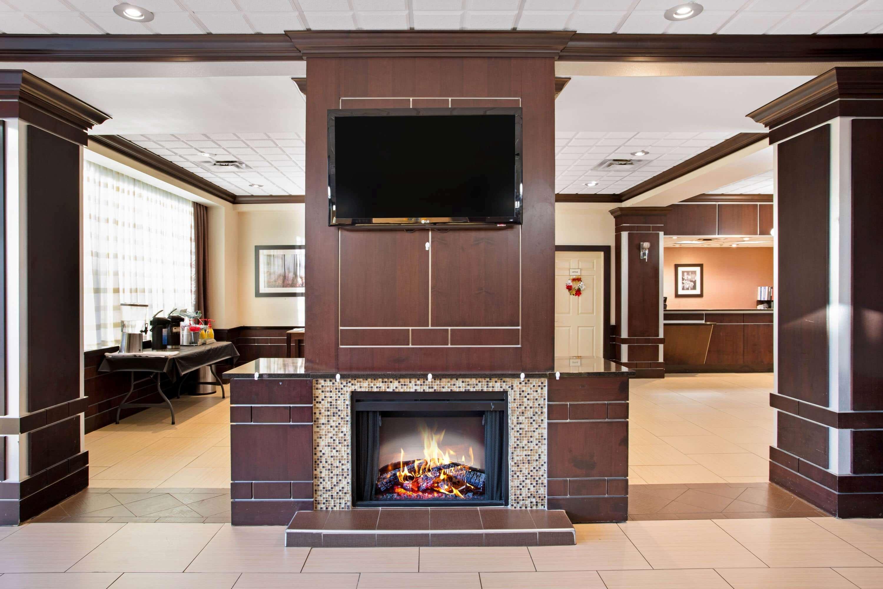 La Quinta Inn & Suites By Wyndham Indianapolis Downtown Ngoại thất bức ảnh