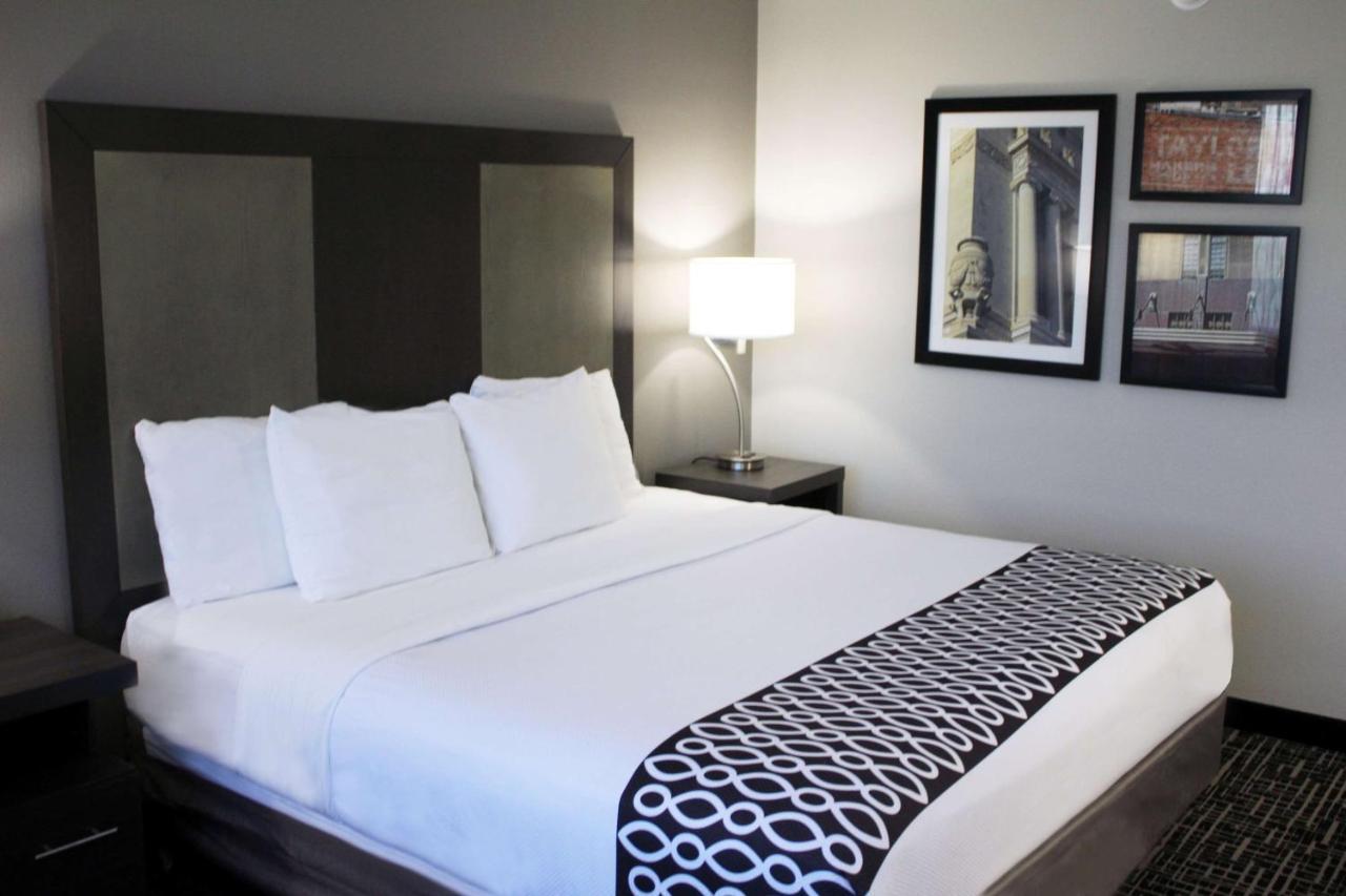 La Quinta Inn & Suites By Wyndham Indianapolis Downtown Ngoại thất bức ảnh