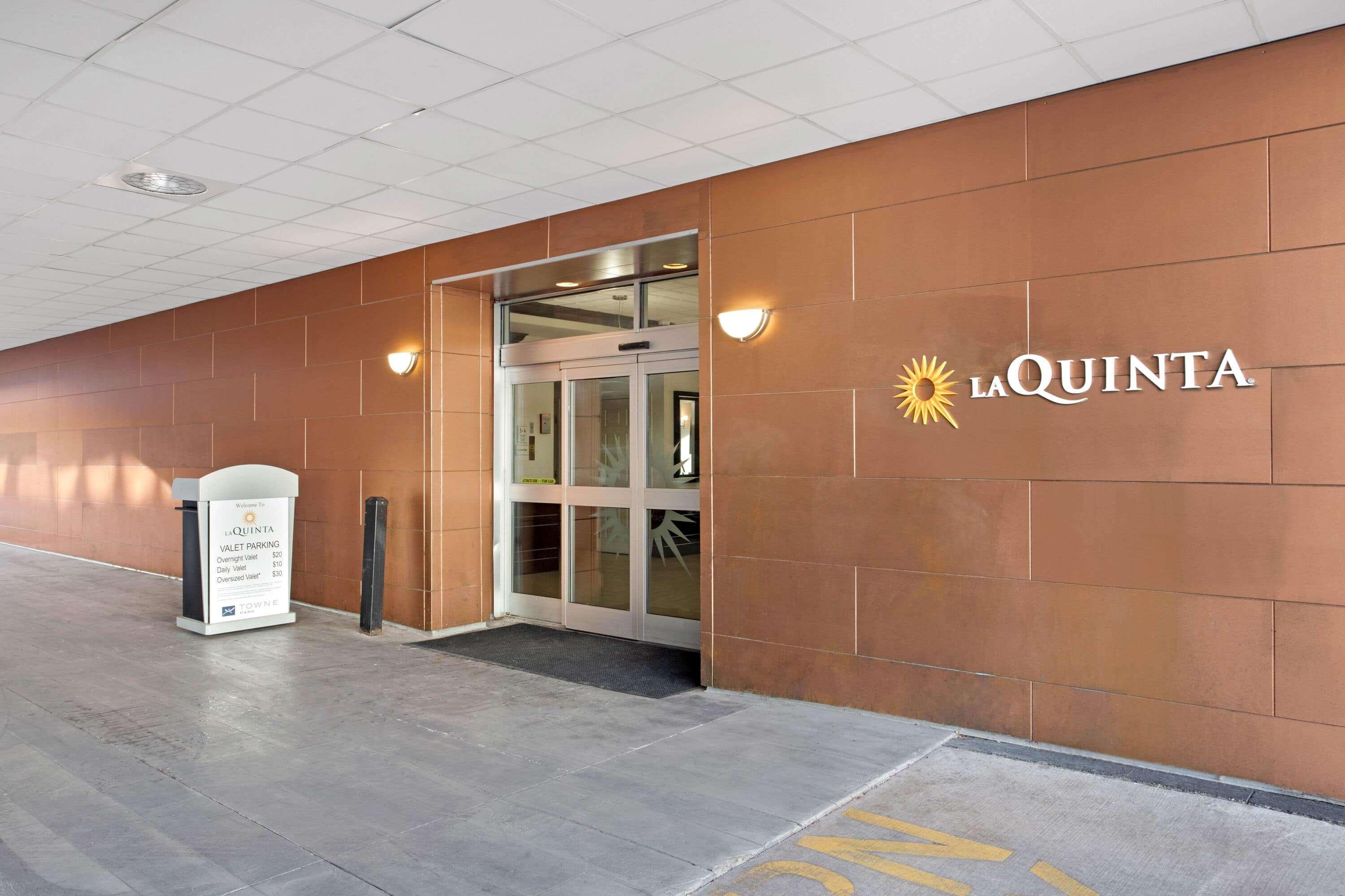 La Quinta Inn & Suites By Wyndham Indianapolis Downtown Ngoại thất bức ảnh