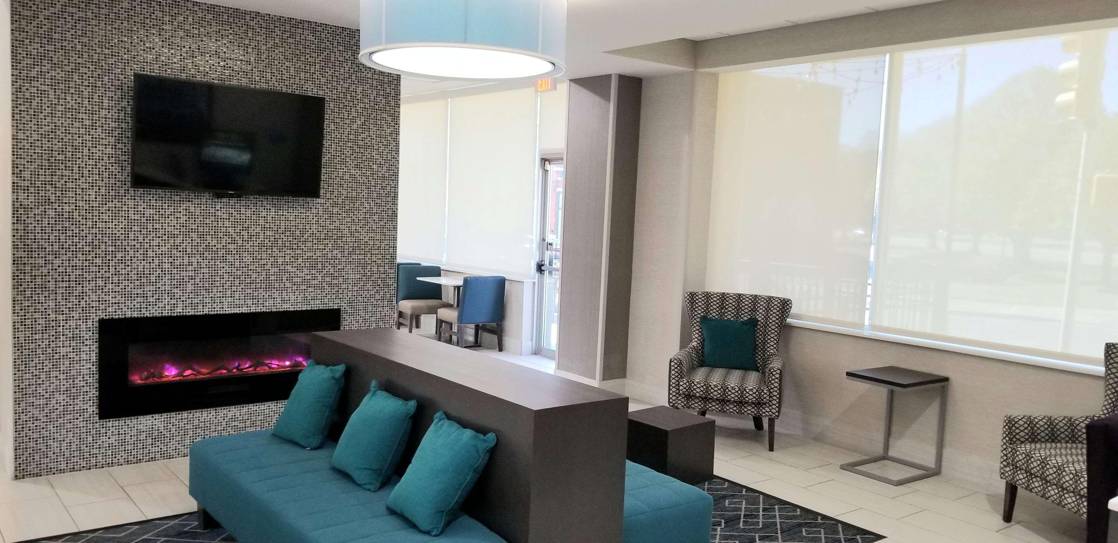 La Quinta Inn & Suites By Wyndham Indianapolis Downtown Ngoại thất bức ảnh