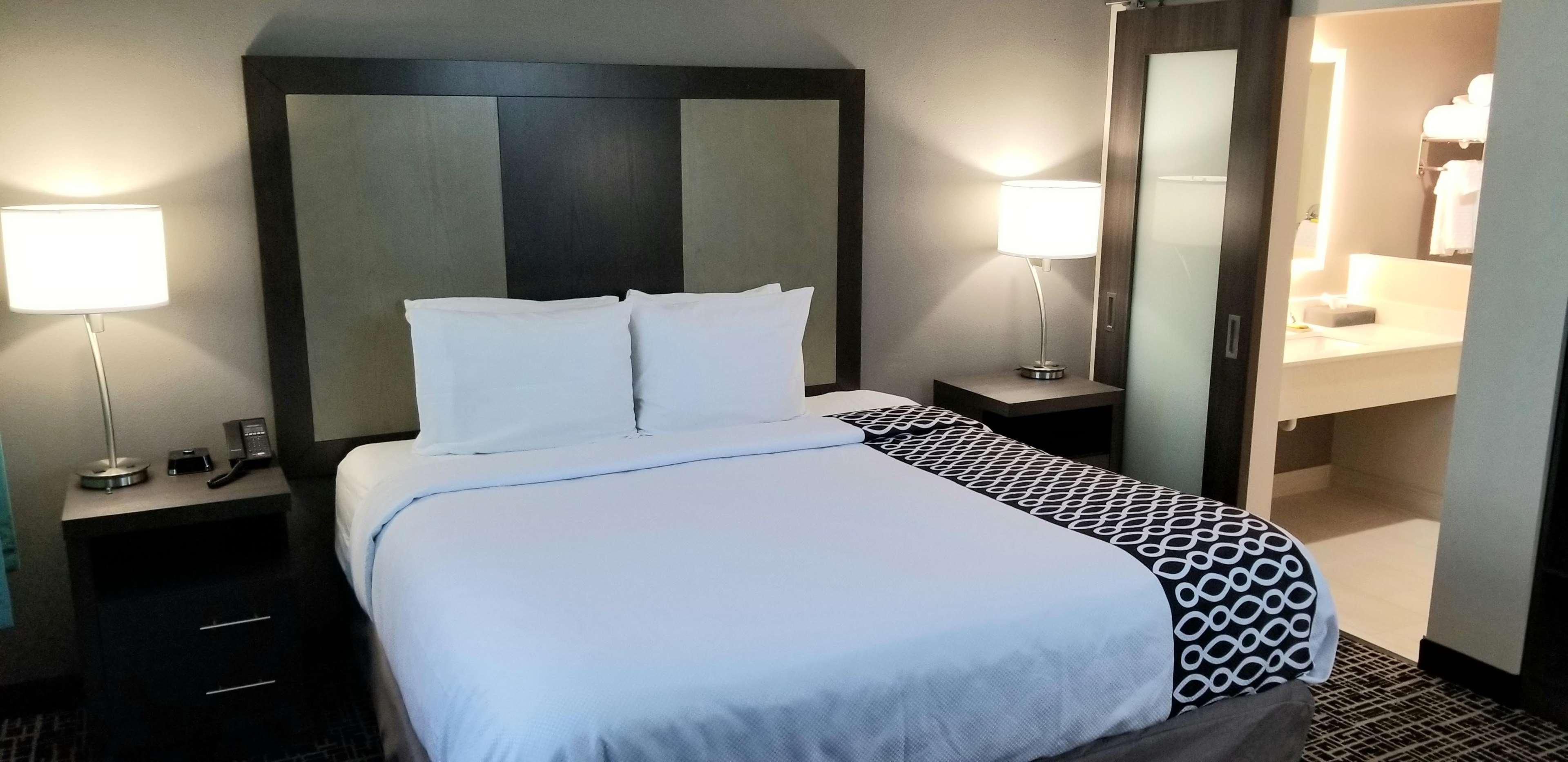 La Quinta Inn & Suites By Wyndham Indianapolis Downtown Ngoại thất bức ảnh