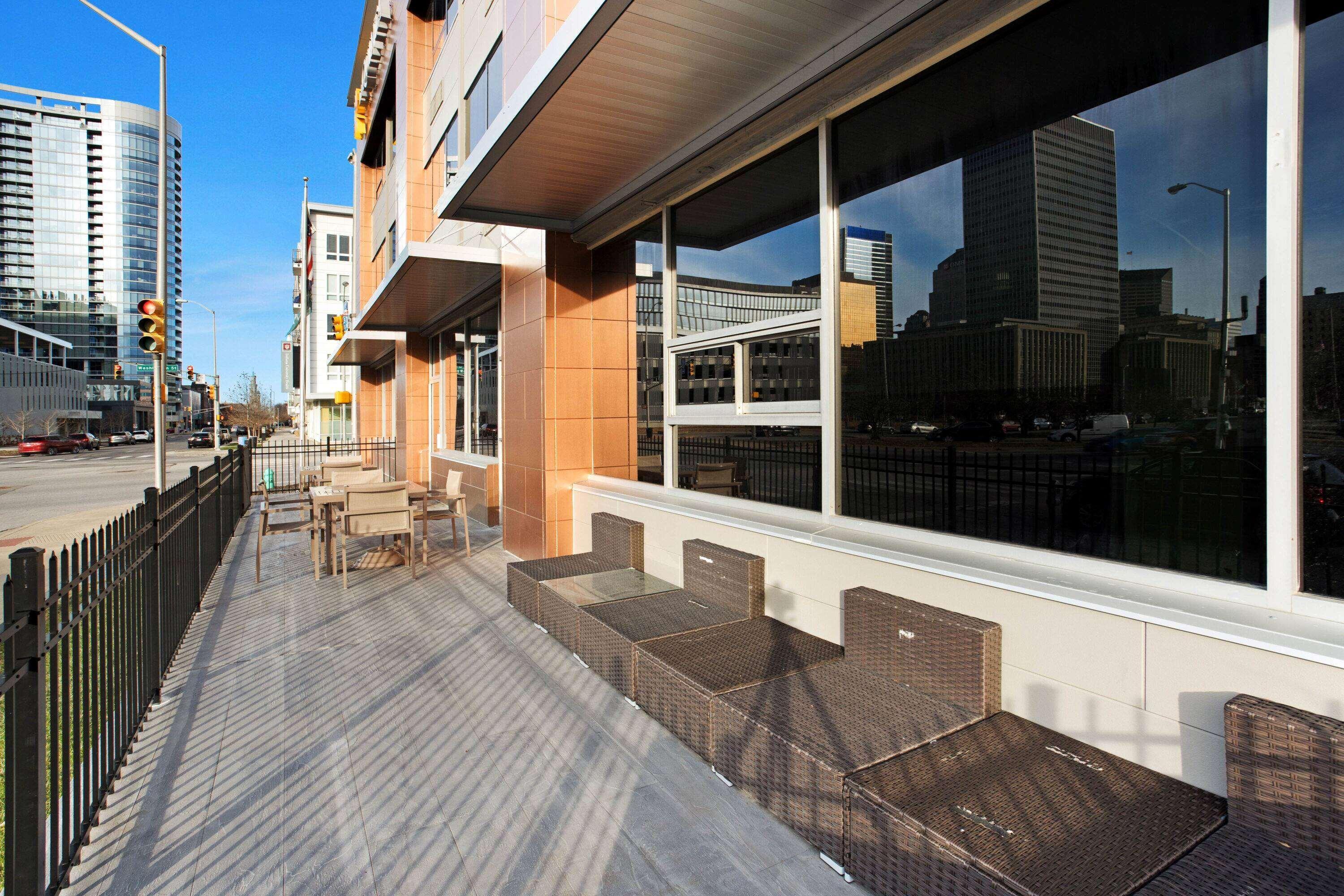La Quinta Inn & Suites By Wyndham Indianapolis Downtown Ngoại thất bức ảnh