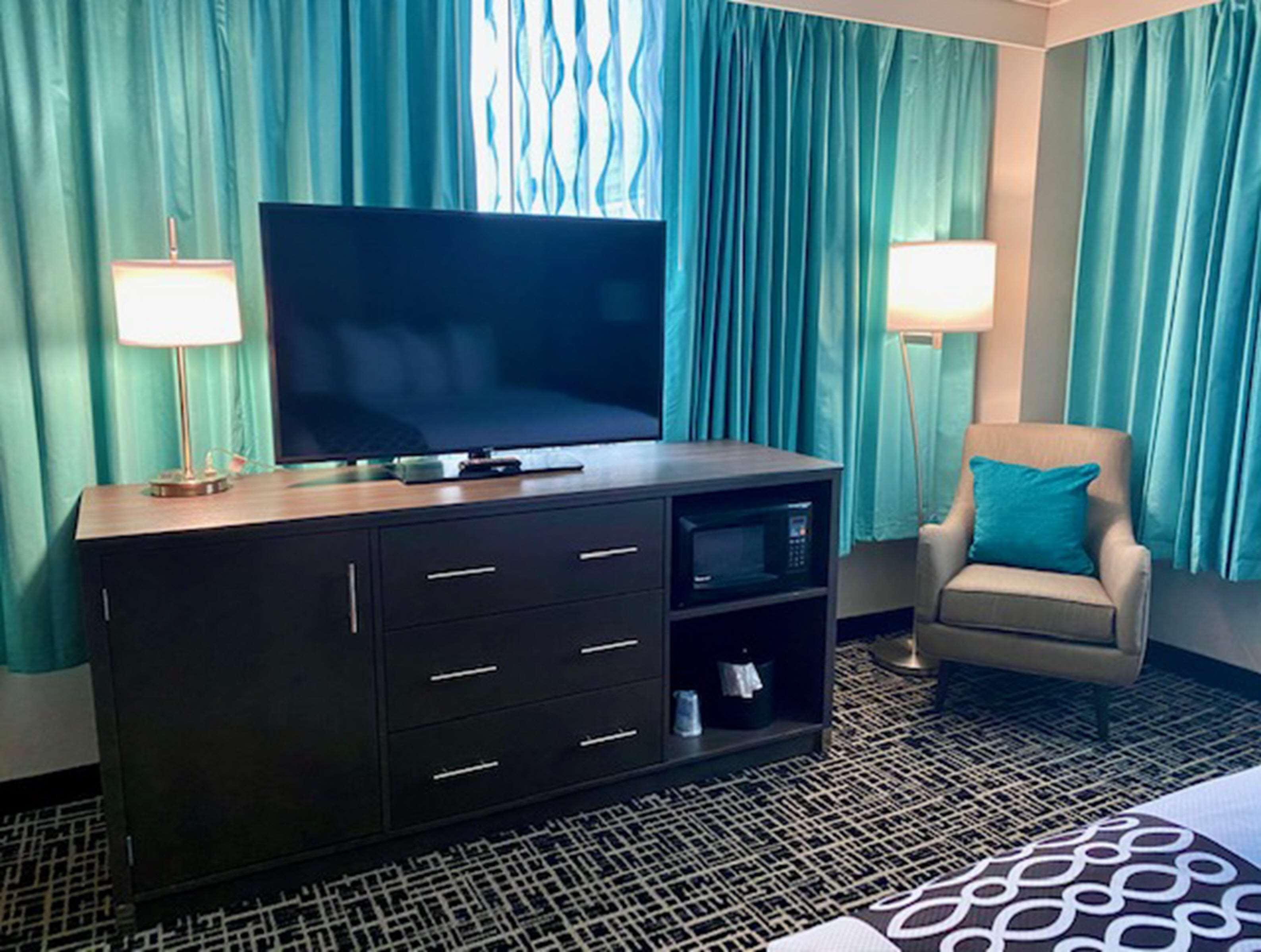 La Quinta Inn & Suites By Wyndham Indianapolis Downtown Ngoại thất bức ảnh